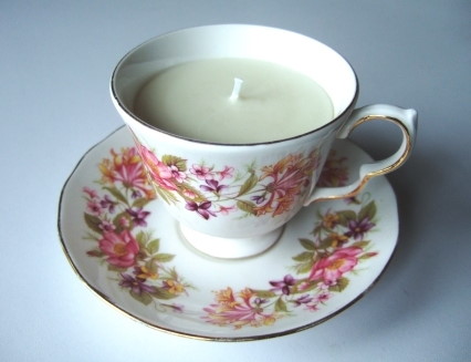 Vintage tea cup candle